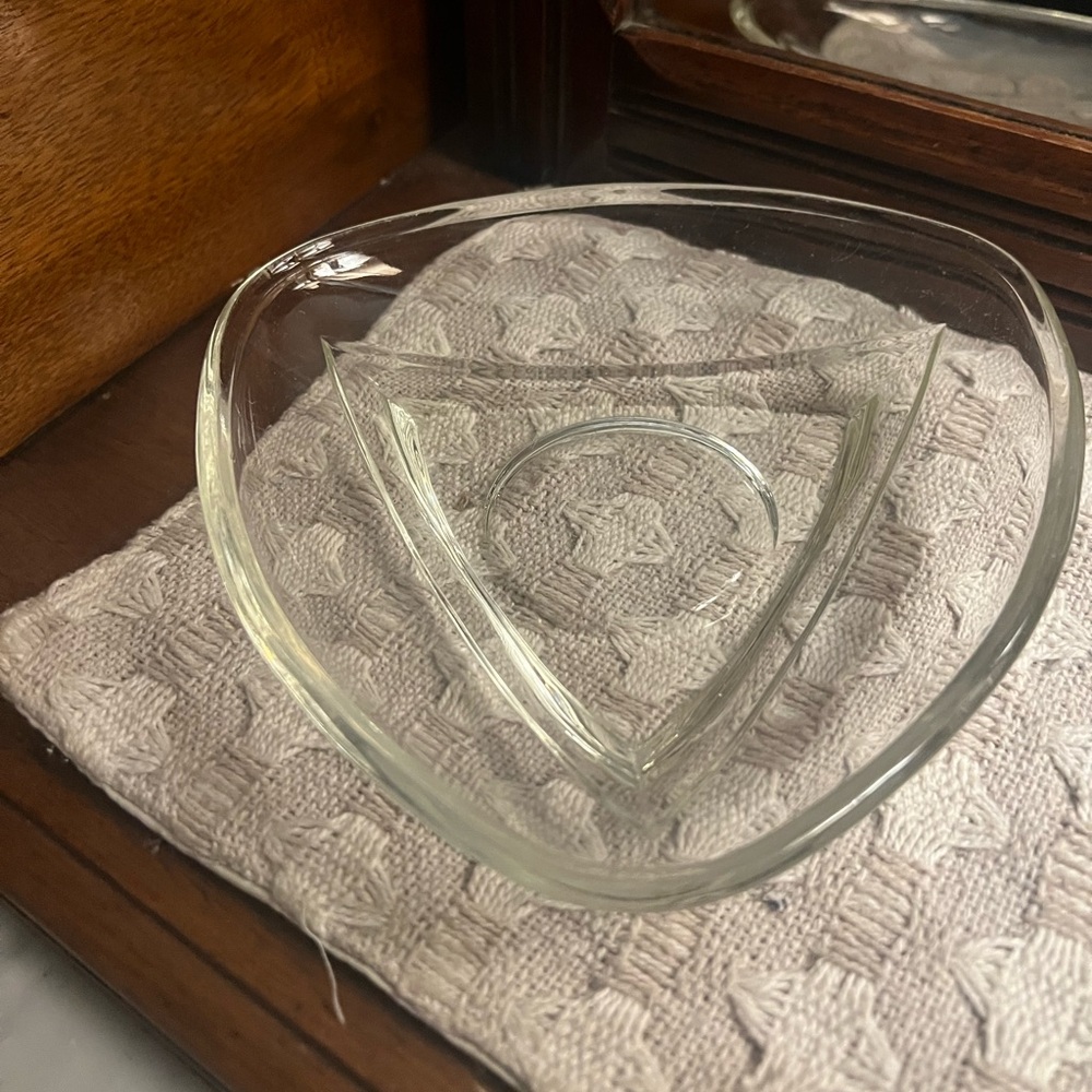 HAZEL ATLAS Vintage MCM Mid Century Modern Art Deco Triangle Salad Bowl‎ Dish